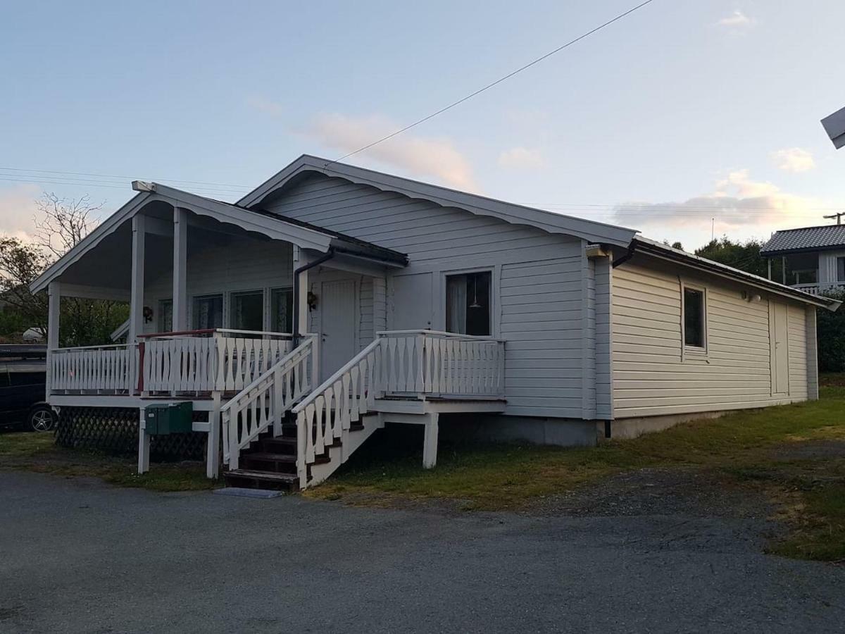 Lyngsalpan Cruise Lodge - Rødtinden Nord-Lenangen Eksteriør billede