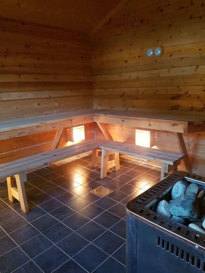 Lyngsalpan Cruise Lodge - Rødtinden Nord-Lenangen Eksteriør billede